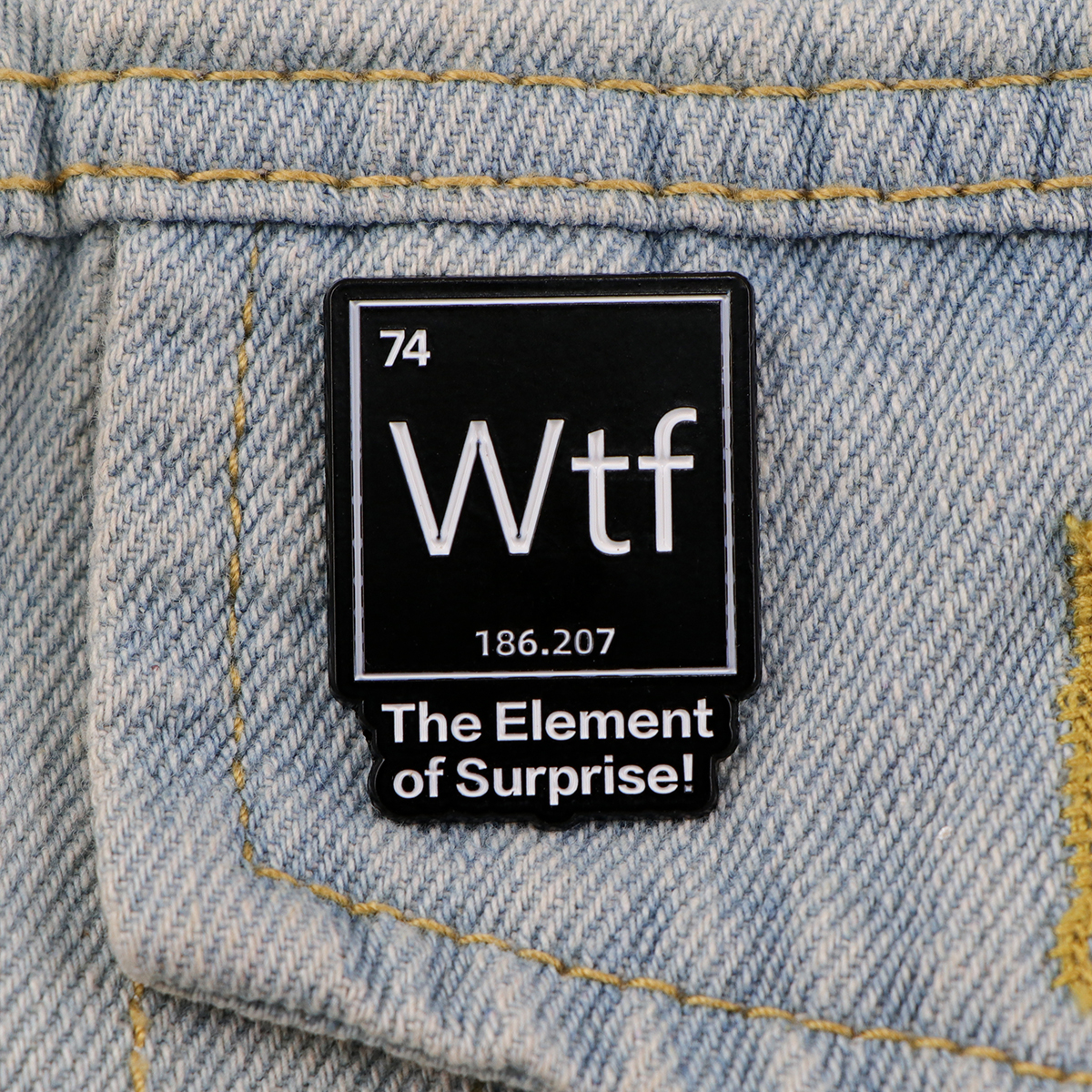 Chemical Element 74 Enamel Pin - Science Bob reseña y precio